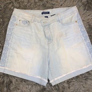 Light blue “Bandolino” Jean shorts